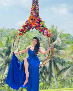 Adaa Khan feet photo 4