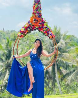 Adaa Khan feet photo 3