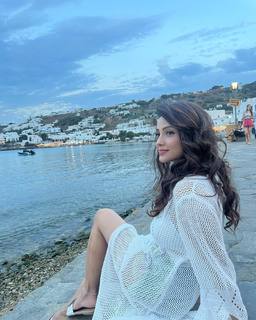 Adaa Khan feet photo 2