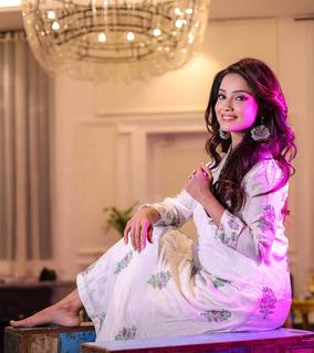 Adaa Khan feet photo 18
