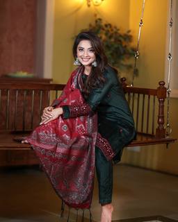 Adaa Khan feet photo 8