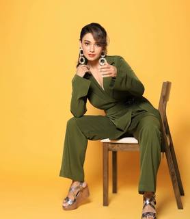 Adaa Khan feet photo 6