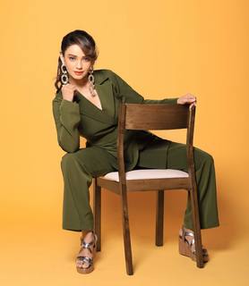 Adaa Khan feet photo 5