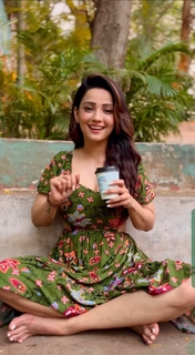 Adaa Khan feet photo 1