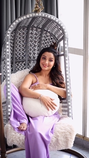 Adaa Khan feet photo 19