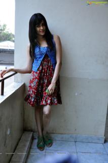 Adah Sharma feet photo thumbnail