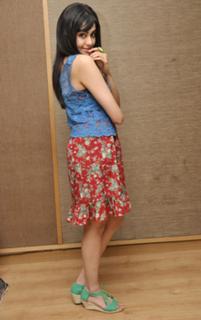 Adah Sharma feet photo thumbnail