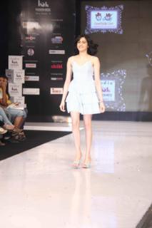 Adah Sharma feet photo thumbnail