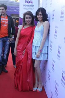 Adah Sharma feet photo thumbnail