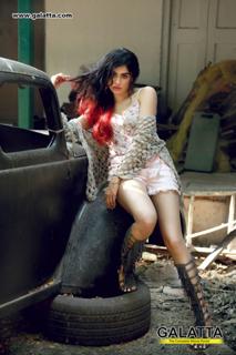 Adah Sharma feet photo thumbnail