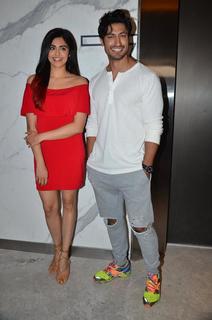 Adah Sharma feet photo thumbnail