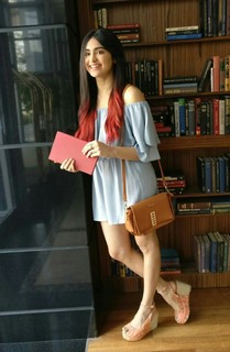 Adah Sharma feet photo thumbnail