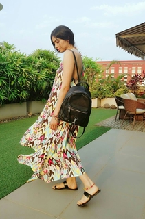 Adah Sharma feet photo thumbnail