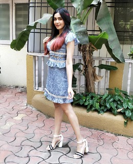 Adah Sharma feet photo thumbnail