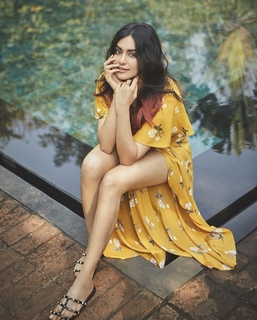 Adah Sharma feet photo thumbnail