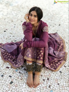 Adah Sharma feet photo thumbnail