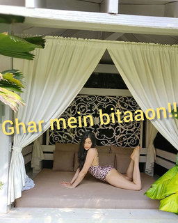 Adah Sharma feet photo thumbnail