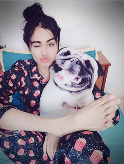 Adah Sharma feet photo thumbnail