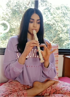 Adah Sharma feet photo thumbnail