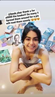 Adah Sharma feet photo thumbnail