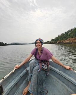 Adah Sharma feet photo thumbnail