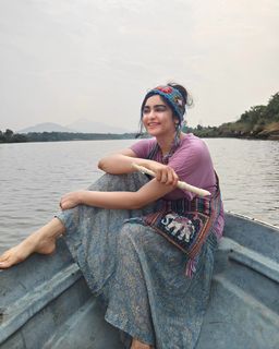 Adah Sharma feet photo thumbnail