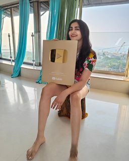 Adah Sharma feet photo thumbnail