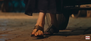 Adah Sharma feet photo thumbnail
