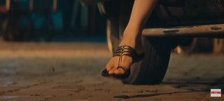 Adah Sharma feet photo thumbnail