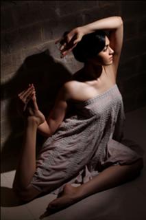 Adah Sharma feet photo thumbnail