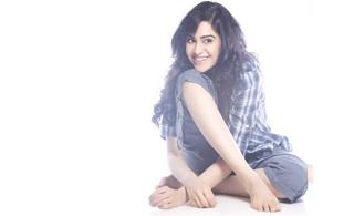 Adah Sharma feet photo thumbnail