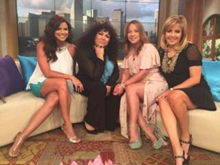 Adamari López feet photo thumbnail