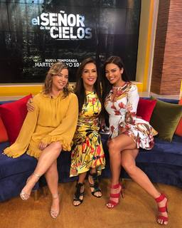 Adamari López feet photo thumbnail