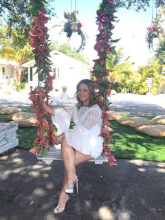 Adamari López feet photo thumbnail