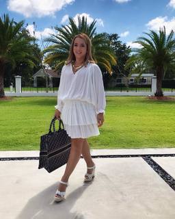 Adamari López feet photo thumbnail