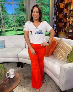 Adamari López feet photo thumbnail