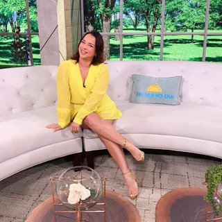 Adamari López feet photo thumbnail