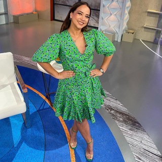 Adamari López feet photo thumbnail