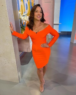 Adamari López feet photo thumbnail