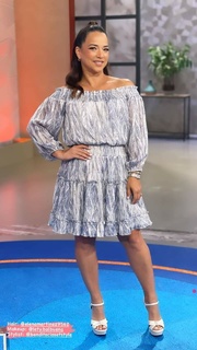 Adamari López feet photo thumbnail