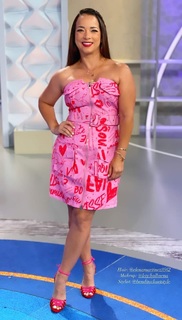 Adamari López feet photo thumbnail