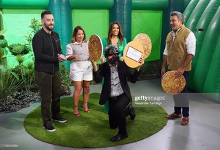 Adamari López feet photo thumbnail