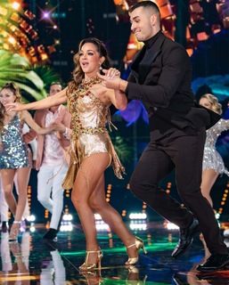 Adamari López feet photo thumbnail