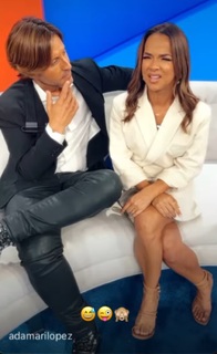 Adamari López feet photo thumbnail