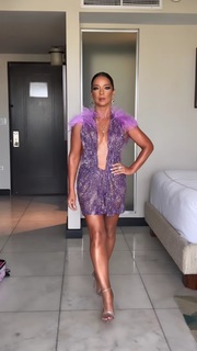 Adamari López feet photo thumbnail