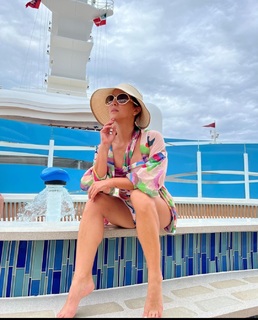 Adamari López feet photo thumbnail