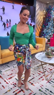 Adamari López feet photo thumbnail