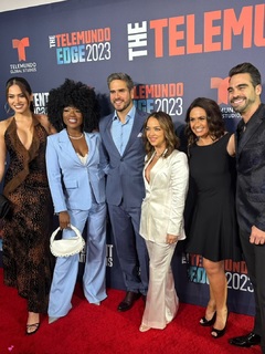 Adamari López feet photo thumbnail