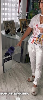 Adamari López feet photo thumbnail