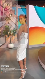 Adamari López feet photo thumbnail